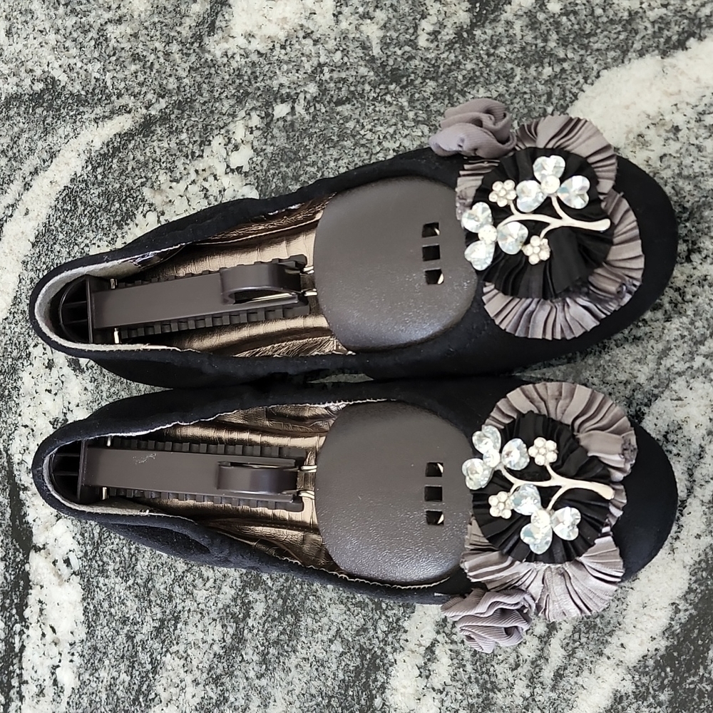 (9M) Nine West Ultra Gem Flats Floral Pleates Rosettes Flats Vacation